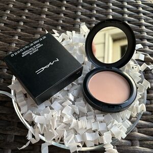 ❤️‍🔥 New Mac Studio Fix Powder + Foundation NC20 ❤️‍🔥